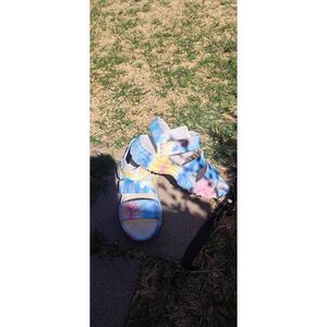 Skechers Size 8 Memory Foam Tie Dye Sandals